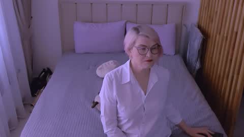 Sabrina MacMarren online show from March 2026 09:58:02 AM