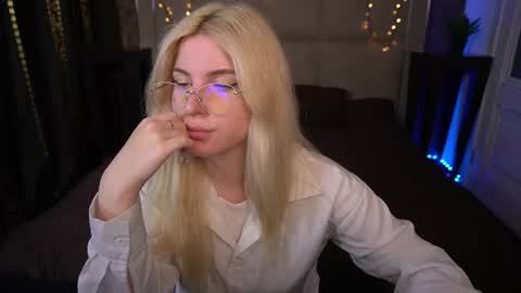Snapshot of sabrinamuse chatting on June 2026 06:27:02 AM Sabrina online show from June 2026 06:27:02 AM