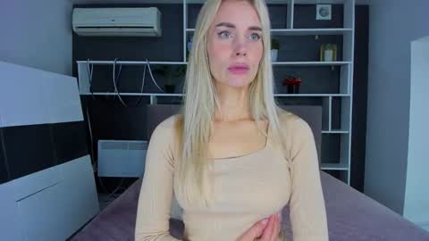 Sabrina online show from November 2025 12:15:01 PM