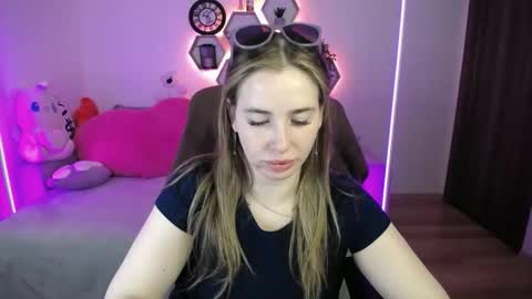 Sabrina Violet online show from May 2026 08:08:01 AM