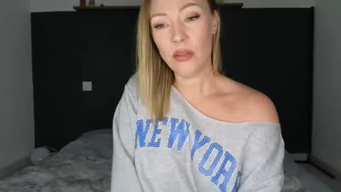 sacha__xx online show from January 2026 03:06:01 PM