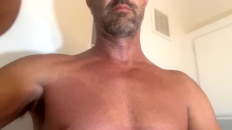 Snapshot of sackskincreamer chatting on September 2025 10:39:02 AM R online show from September 2025 10:39:02 AM