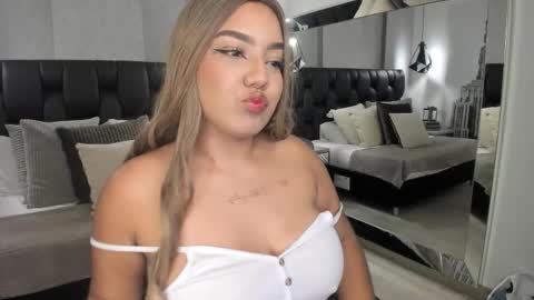 Snapshot of sadiefoster chatting on September 2025 04:51:02 PM Sadie online show from September 2025 04:51:02 PM