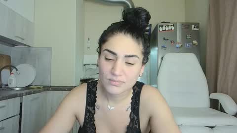 Queen online show from December 2025 11:52:01 AM