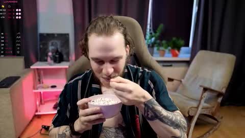 Adam online show from October 2025 08:26:02 AM