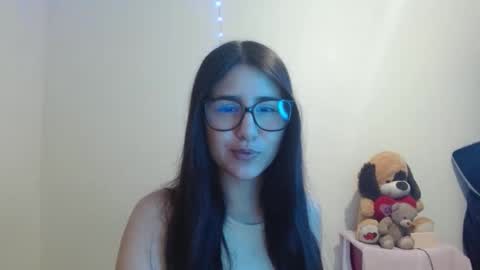 Sahaliefox  online show from October 2025 10:17:01 PM