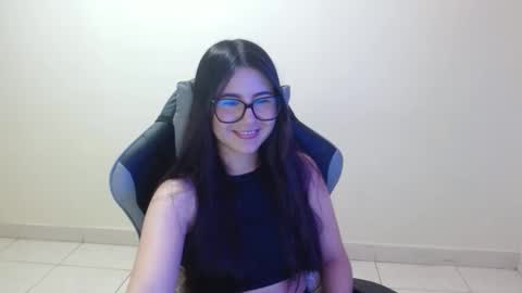 Sahaliefox  online show from October 2025 10:10:01 PM