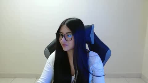 Sahaliefox  online show from January 2026 07:17:01 PM