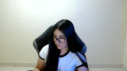Snapshot of sahaliefox_ chatting on June 2026 09:46:01 PM Sahaliefox online show from June 2026 09:46:01 PM
