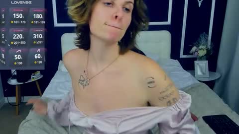 Adel online show from October 2025 12:30:02 PM