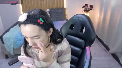 Snapshot of sailor_moon07 chatting on October 2025 12:50:01 PM sailor online show from October 2025 12:50:01 PM