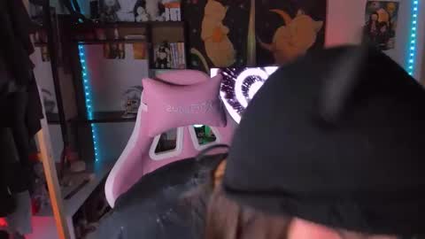 Snapshot of sailorbunnystar chatting on February 2025 03:32:01 AM Rose online show from February 2025 03:32:01 AM