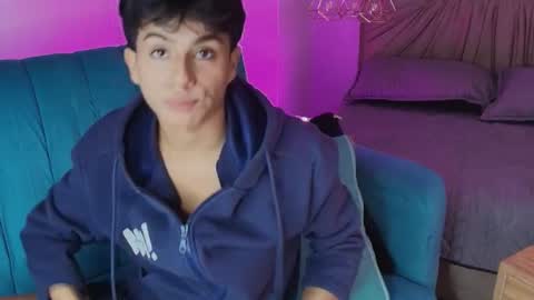 Santi online show from June 2026 04:33:01 PM