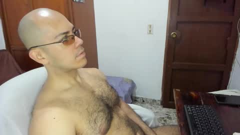 saintedy01 online show from October 2025 12:33:01 PM