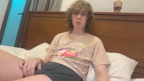 Snapshot of saintfawn chatting on May 2026 12:17:02 AM saintfawn online show from May 2026 12:17:02 AM