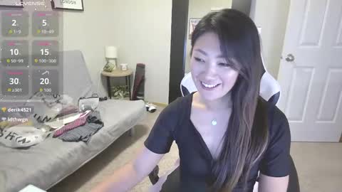 Snapshot of sakuura7 chatting on October 2025 10:46:02 AM Sakura online show from October 2025 10:46:02 AM