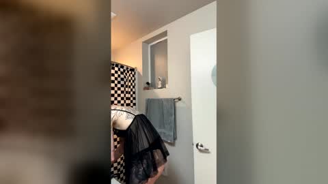 Snapshot of salemswitchxx chatting on January 2026 03:11:02 AM Salem online show from January 2026 03:11:02 AM