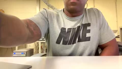 Snapshot of salgozzi chatting on January 2026 12:40:02 PM Cum Hanks online show from January 2026 12:40:02 PM