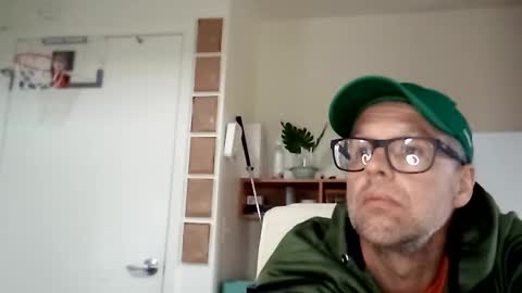 Snapshot of salis1981 chatting on March 2025 11:42:01 PM salis1981 online show from March 2025 11:42:01 PM