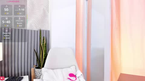 Snapshot of sally_azmani chatting on October 2025 01:12:02 PM Silvia online show from October 2025 01:12:02 PM