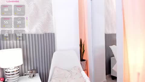 Snapshot of sally_azmani chatting on November 2025 12:38:02 PM Silvia online show from November 2025 12:38:02 PM