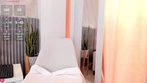 Snapshot of sally_azmani chatting on December 2025 02:03:01 PM Silvia online show from December 2025 02:03:01 PM