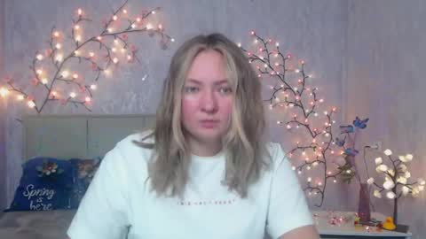 Snapshot of sallyverda chatting on April 2026 06:13:02 PM Sally online show from April 2026 06:13:02 PM