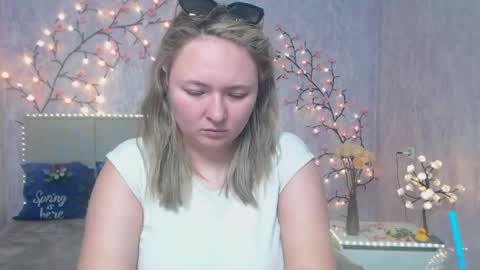 Snapshot of sallyverda chatting on May 2026 06:37:01 PM Sally online show from May 2026 06:37:01 PM