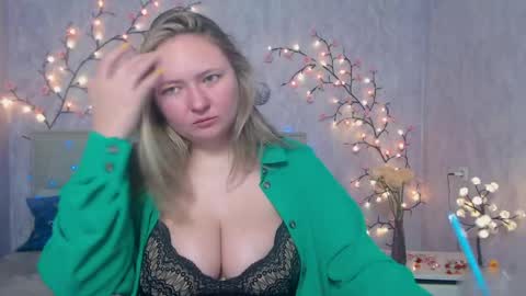 Snapshot of sallyverda chatting on May 2026 06:02:02 PM Sally online show from May 2026 06:02:02 PM