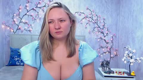 Snapshot of sallyverda chatting on May 2026 06:27:01 PM Sally online show from May 2026 06:27:01 PM