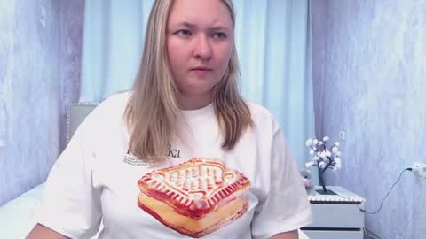Snapshot of sallyverda chatting on May 2026 08:06:02 PM Sally online show from May 2026 08:06:02 PM