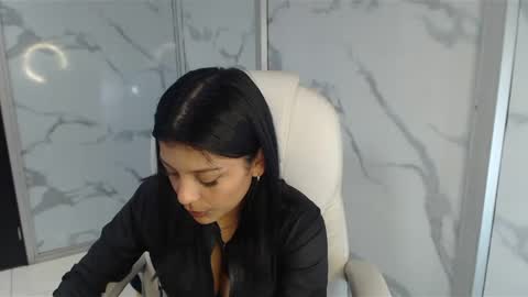 salmaportman_ online show from February 2025 02:51:02 AM
