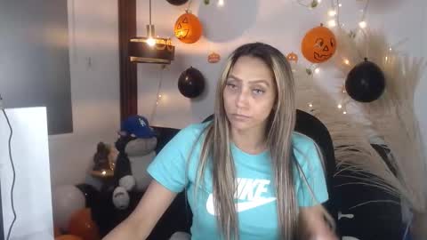 Snapshot of salome_drasin chatting on November 2025 10:32:01 PM salome_drasin online show from November 2025 10:32:01 PM