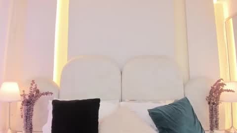 Snapshot of salomebell chatting on September 2025 08:31:01 PM online show from September 2025 08:31:01 PM