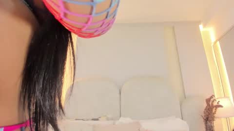 Snapshot of salomebell chatting on September 2025 09:28:02 PM online show from September 2025 09:28:02 PM