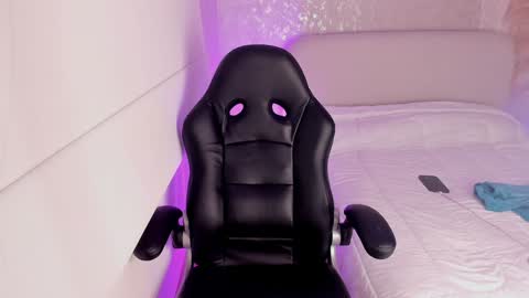 Snapshot of salomee_11 chatting on December 2024 03:39:01 AM salo online show from December 2024 03:39:01 AM