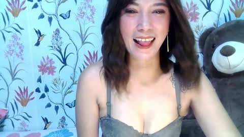 Snapshot of saltwatermuse chatting on September 2025 03:48:01 PM Ask me  online show from September 2025 03:48:01 PM
