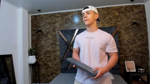 SALVATORE online show from January 2025 11:34:02 AM