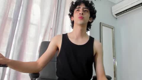 Snapshot of salvatore_monterey chatting on February 2025 06:23:02 PM salvatore online show from February 2025 06:23:02 PM