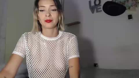 Snapshot of sam_and_mike chatting on November 2025 02:06:01 AM sammmikee online show from November 2025 02:06:01 AM