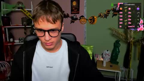 Sam online show from October 2025 09:38:02 PM