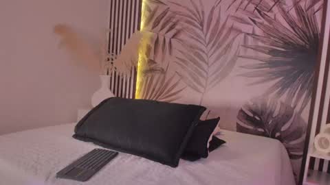 Snapshot of samaantha_white_ chatting on November 2025 11:43:01 AM Samaantha online show from November 2025 11:43:01 AM