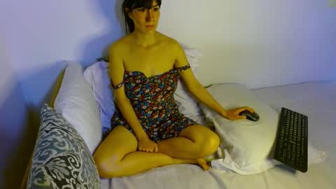 Snapshot of samanta_r_ chatting on November 2025 05:02:01 PM Samanta online show from November 2025 05:02:01 PM