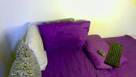 Snapshot of samanta_r_ chatting on December 2025 04:57:02 PM Samanta online show from December 2025 04:57:02 PM