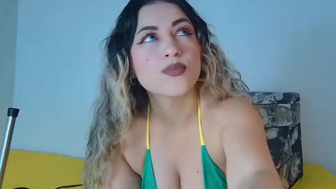 Snapshot of samantaandaron chatting on November 2025 10:20:02 PM samattaxxx73 online show from November 2025 10:20:02 PM