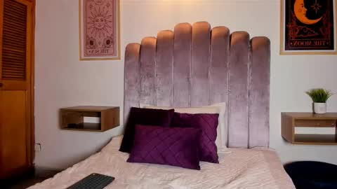 Snapshot of samantha_lux_ chatting on October 2025 10:27:01 AM samantha_lux_ online show from October 2025 10:27:01 AM