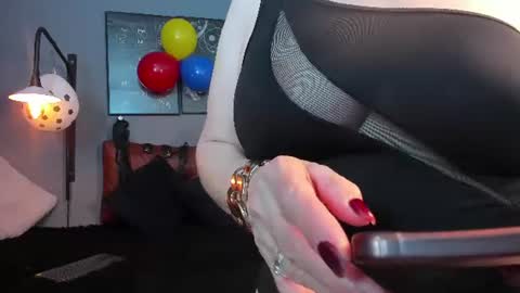 Snapshot of samantha_mature56 chatting on June 2026 02:23:02 AM Sam online show from June 2026 02:23:02 AM