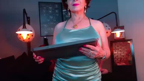 Snapshot of samantha_mature56 chatting on July 2026 02:07:01 AM Sam online show from July 2026 02:07:01 AM