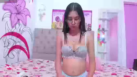 Snapshot of samantha_pucket chatting on September 2025 02:42:02 PM Sam online show from September 2025 02:42:02 PM