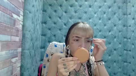 Samantha Smitth online show from October 2025 03:35:01 AM